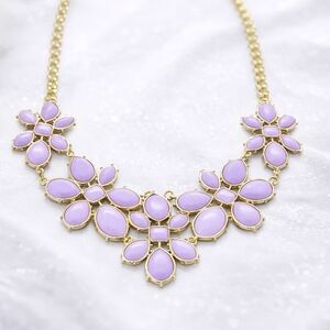 Rue21 NWT Lilac Statement Bib Necklace